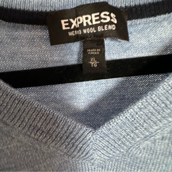 Express Baby blue Men’s V neck Sweater - Picture 3 of 3